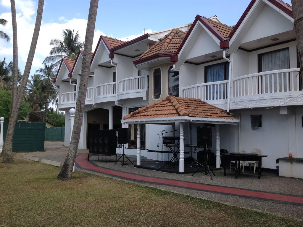 Ninnada Beach Hotel Marawila Exterior foto